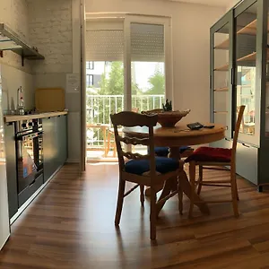  Appartement Flora - Modern Rooftop With Balcony