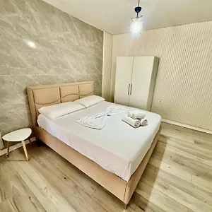 Superb Near To The Center Apartment
