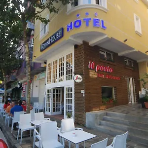 Town House Тирана
